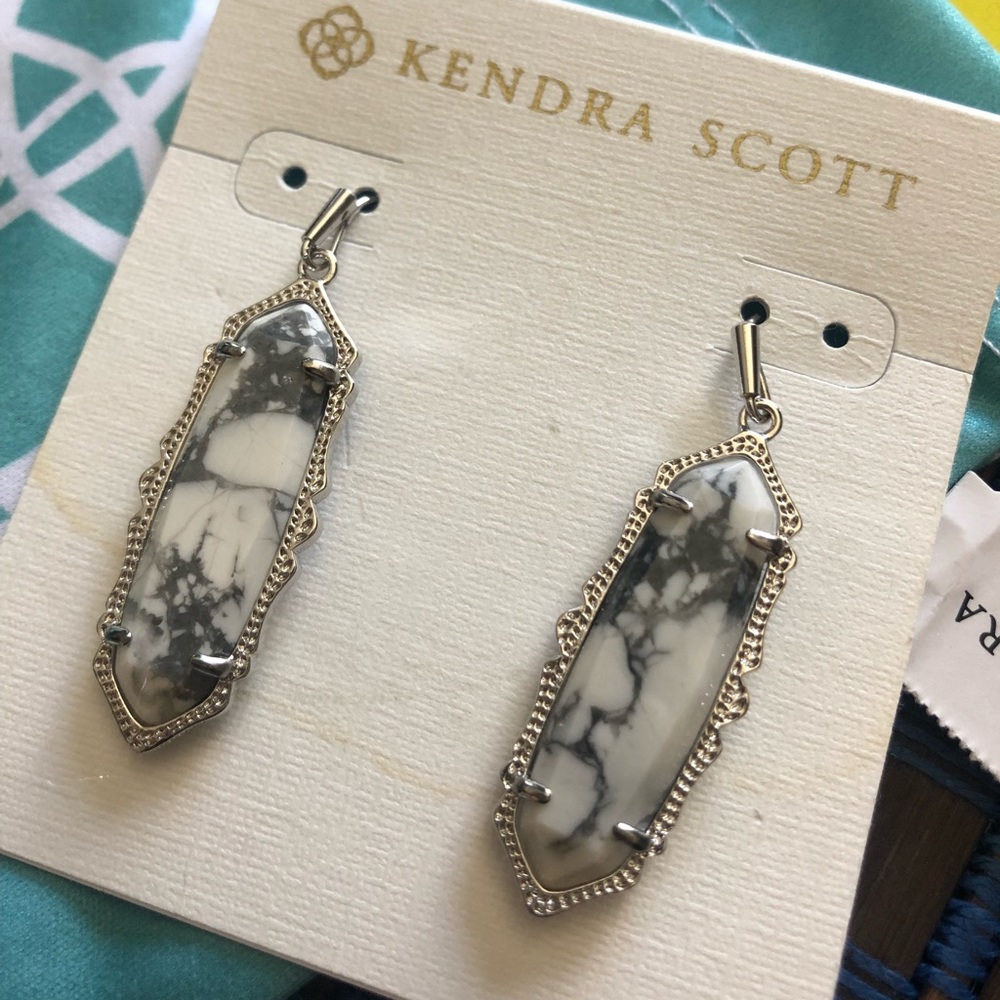 ✨GORGEOUS KENDRA SCOTT✨ Fran Earrings 😍 BNWT
